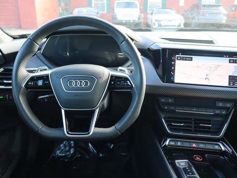 Used 2023 Audi e-tron GT Premium Plus w/ Performance Package image 10