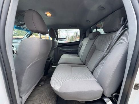 Used 2015 Toyota Tacoma 4x4 Double Cab w/ SR5 Package image 13