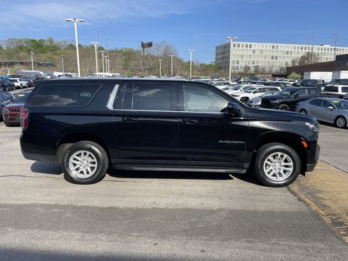 Used 2022 Chevrolet Suburban LS w/ Driver Alert Package AWD/4WD image 7