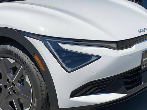 New 2026 Kia EV6 Light RWD image 9
