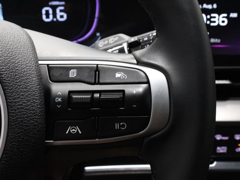 Used 2025 Kia Sportage EX AWD/4WD image 22