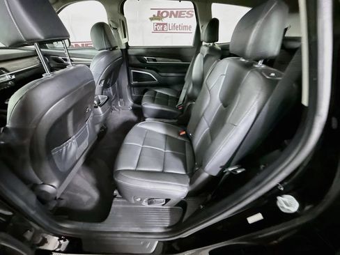 Used 2022 Kia Telluride EX w/ EX Premium Package AWD/4WD image 28