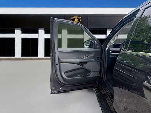 Used 2025 Lincoln Navigator L Reserve image 27