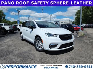 New 2026 Chrysler Pacifica Select image 1