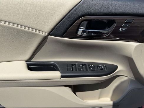 Used 2017 Honda Accord EX-L image 14