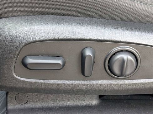 Used 2020 Chevrolet Blazer LT image 21