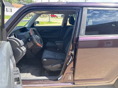 Used 2012 Scion xB FWD image 10