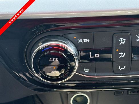 Used 2025 Chevrolet Trax LT w/ Driver Confidence Package FWD image 5