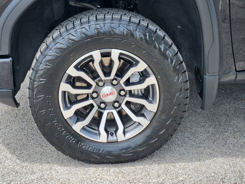 Used 2022 GMC Sierra 1500 AT4 w/ Sierra Safety Plus Package AWD/4WD image 30