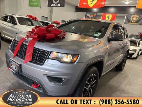 Used 2018 Jeep Grand Cherokee Trailhawk AWD/4WD image 36