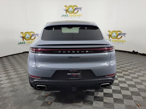 Used 2025 Porsche Cayenne Coupe AWD/4WD image 6