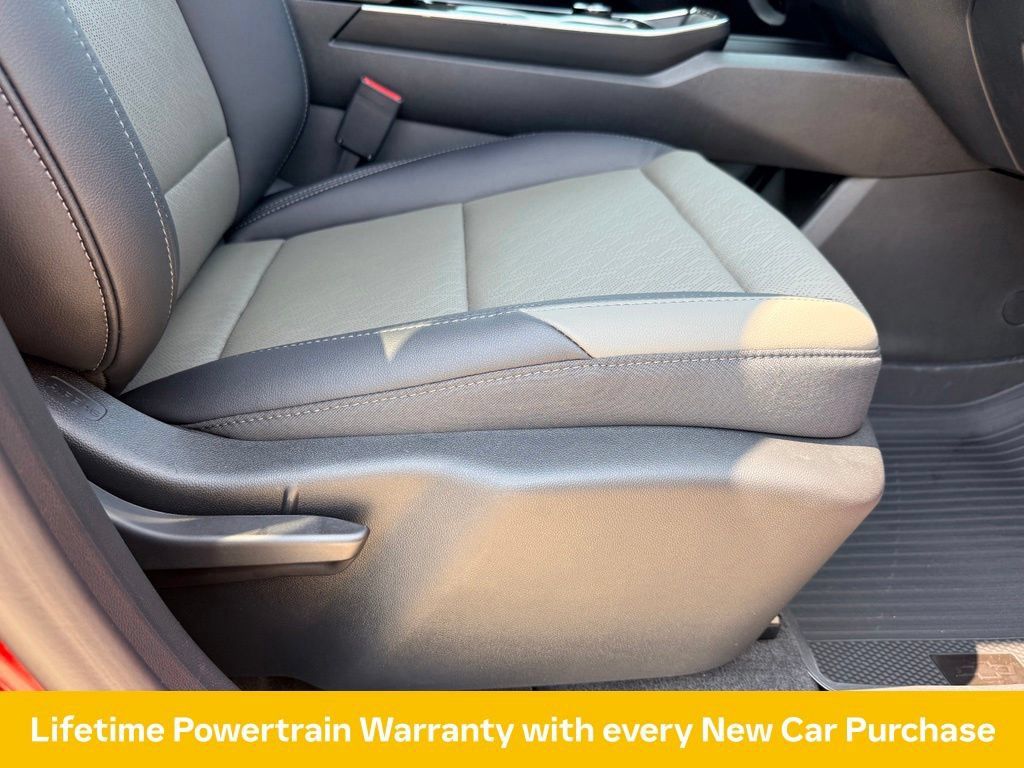 New 2027 Chevrolet Equinox LT w/ Convenience Package II FWD image 13