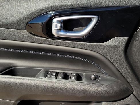 New 2025 Jeep Compass Latitude w/ Altitude Special Edition image 14