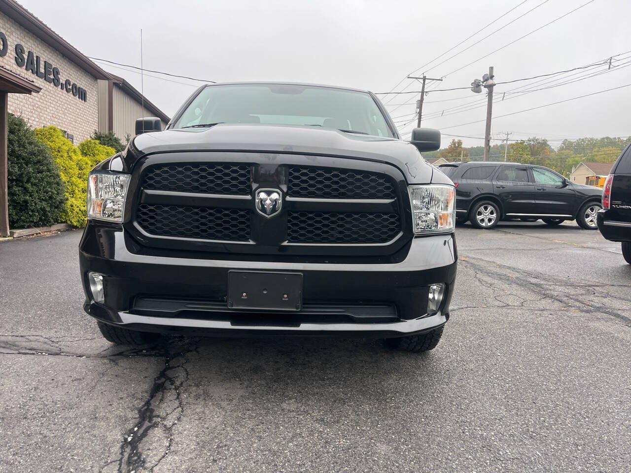 Used 2019 RAM 1500 Express w/ Express Value Package AWD/4WD image 3