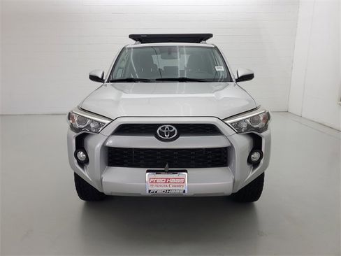 Used 2016 Toyota 4Runner SR5 image 3