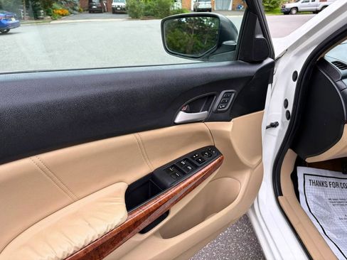 Used 2011 Honda Accord EX-L image 10
