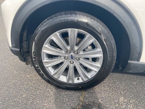 Used 2023 Ford Explorer Limited w/ Limited Technology Package RWD image 44