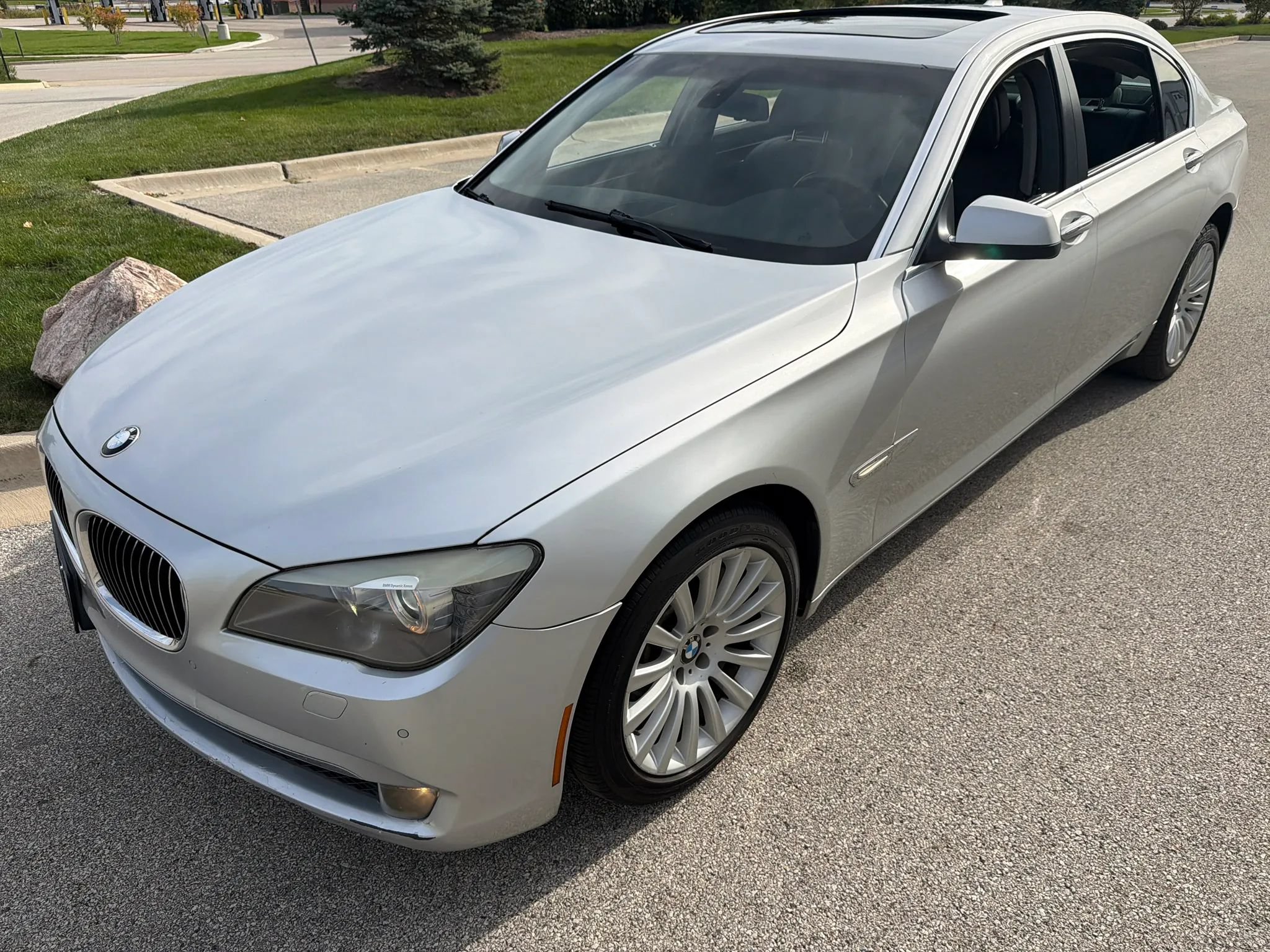 Used 2009 BMW 750Li RWD image 2