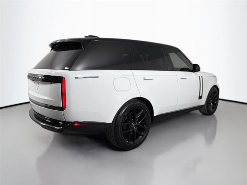 Used 2025 Land Rover Range Rover SE AWD/4WD image 5
