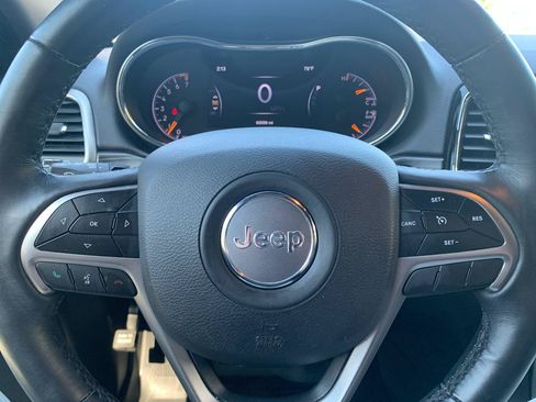 Used 2019 Jeep Grand Cherokee Limited AWD/4WD image 18