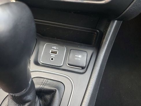 Used 2021 Jeep Cherokee Latitude Lux image 24