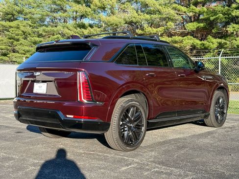 New 2025 Cadillac Escalade IQ Sport 1 w/ LPO, ONYX Package AWD/4WD image 8