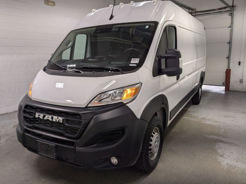 Used 2025 RAM ProMaster 2500 w/ Convenience Group FWD image 11