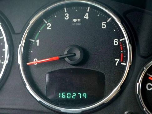 Used 2012 Jeep Liberty Sport RWD image 30