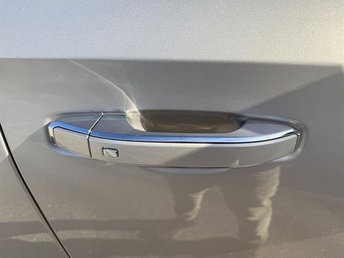 Used 2021 GMC Yukon SLT w/ SLT Luxury Package image 15