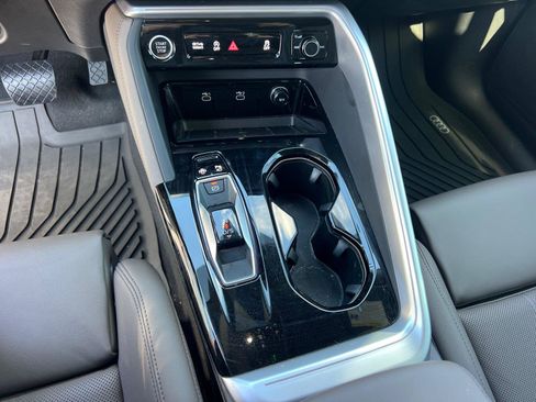 Used 2025 Audi Q5 Premium Plus AWD/4WD image 28
