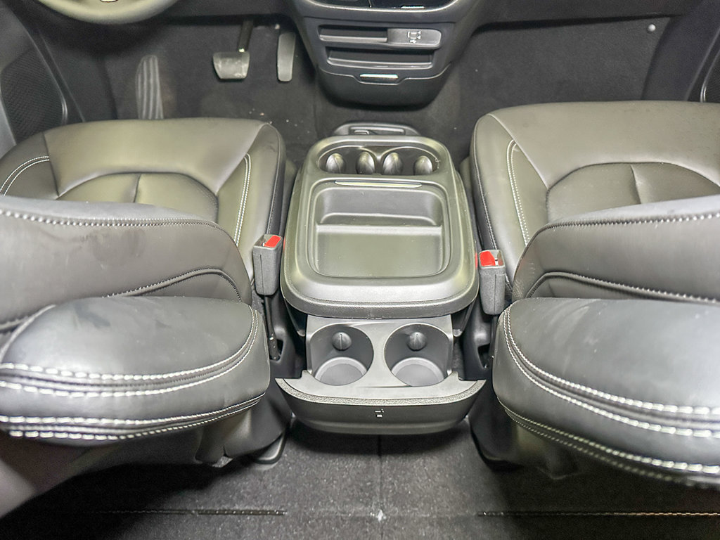New 2027 Chrysler Pacifica Select AWD/4WD image 23