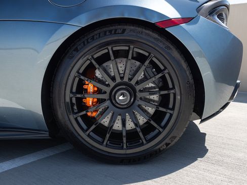 Used 2020 McLaren 620R RWD image 21