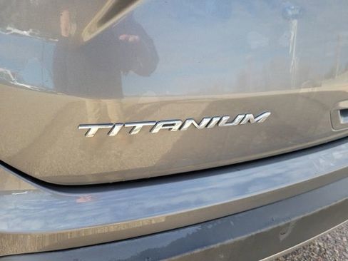 Used 2022 Ford Edge Titanium image 24