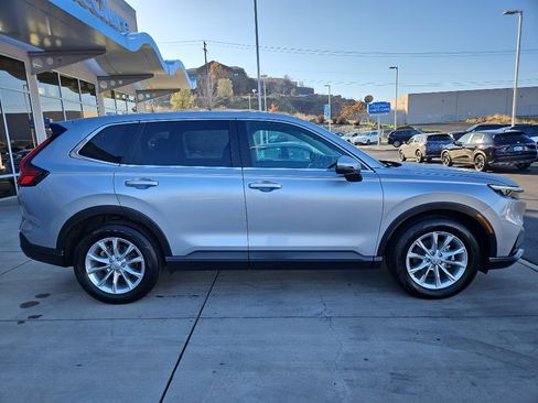Used 2024 Honda CR-V EX image 4