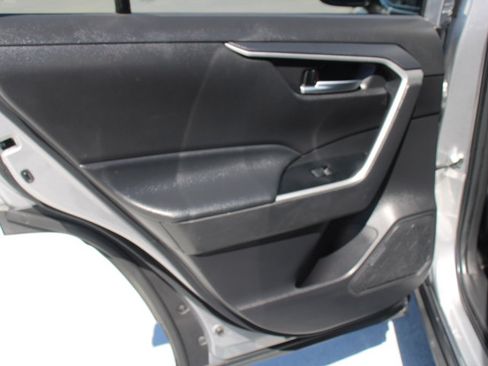 Used 2025 Toyota RAV4 SE AWD/4WD image 13