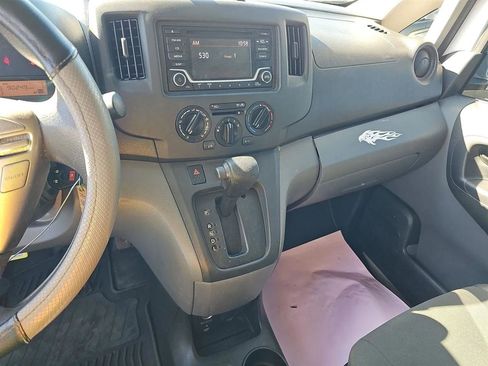 Used 2019 Nissan NV200 SV image 10