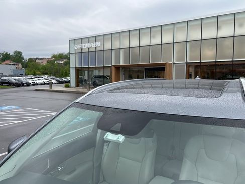 Used 2020 Volvo XC90 T5 Momentum w/ Protection Package AWD/4WD image 4