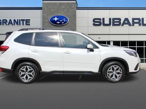 Used 2024 Subaru Forester Premium AWD/4WD image 7