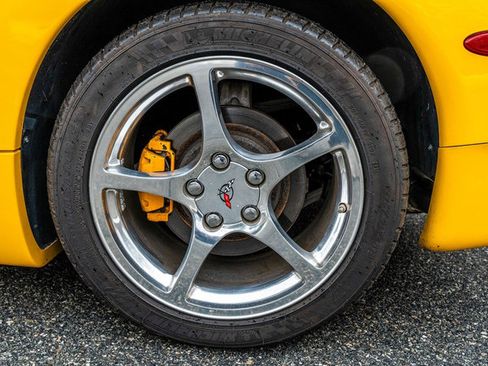 Used 2001 Chevrolet Corvette Convertible w/ Preferred Equipment Group2 image 59