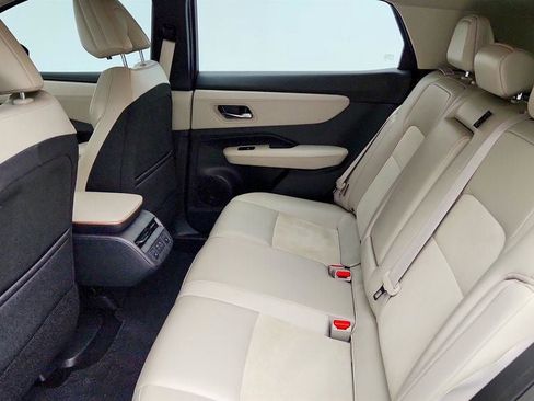 Used 2024 Nissan Ariya AWD image 19