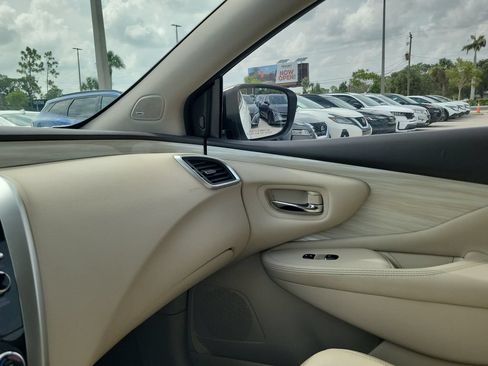 Used 2018 Nissan Murano Platinum w/ Cargo Package FWD image 30