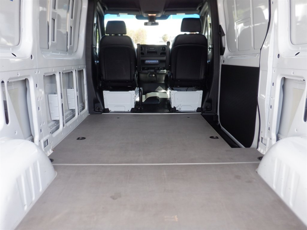 Used 2025 Mercedes-Benz Sprinter 2500 image 6