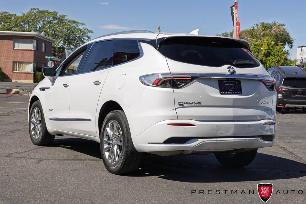 Used 2023 Buick Enclave Avenir w/ Avenir Technology Package AWD/4WD image 19