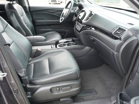 Used 2019 Honda Pilot Touring image 14
