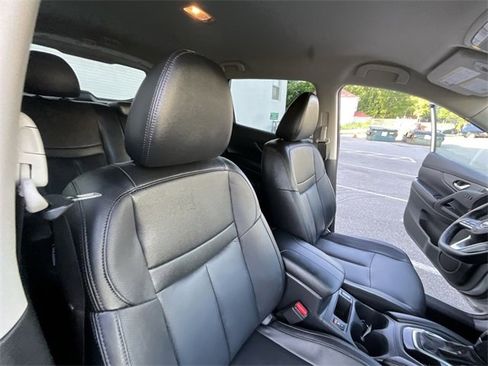 Used 2019 Nissan Rogue SL image 35