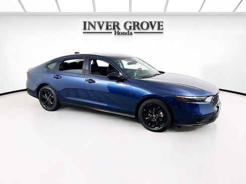 Certified 2025 Honda Accord SE image 3