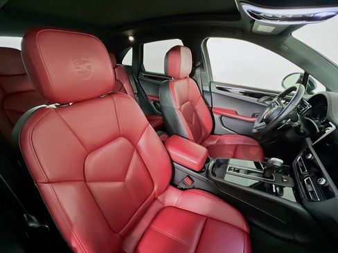 Certified 2024 Porsche Macan S AWD/4WD image 30