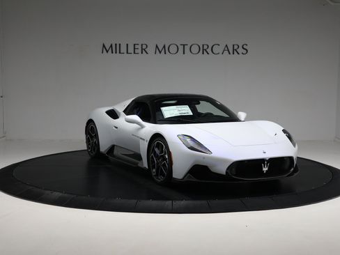 Used 2023 Maserati MC20 Spyder RWD image 32