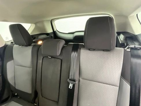 Used 2017 Ford Escape SE w/ SE Cold Weather Package AWD/4WD image 7