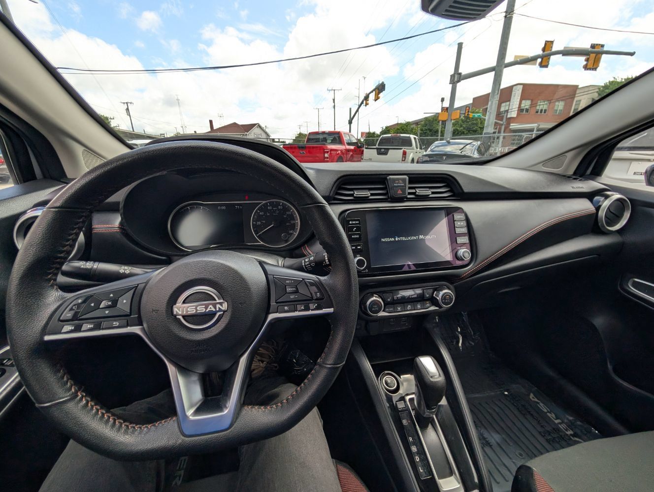 Used 2025 Nissan Versa SR w/ Trunk Package FWD image 21